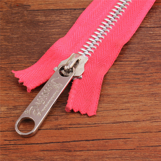 Professional Production Pink Nylon Code Zipper Manufacturers Wholesale New Fashion Zipper Volume Concessions