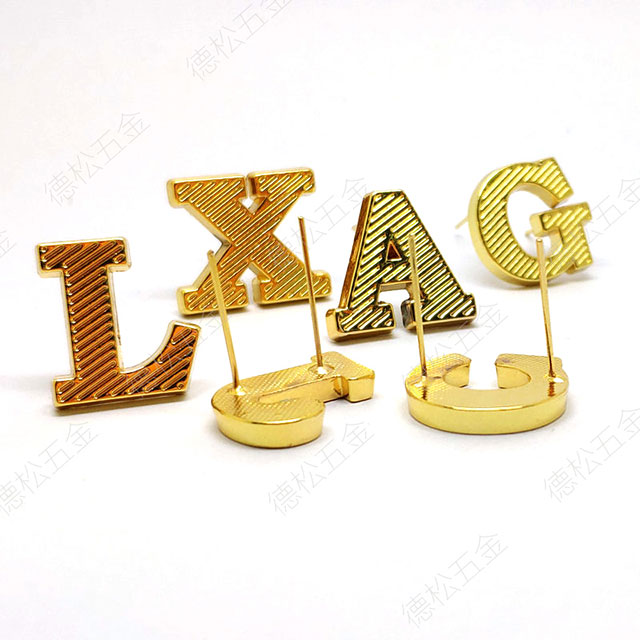 Professional Custom Logo Metal Alloy Label Long Pin Letter Label Gold Plating
