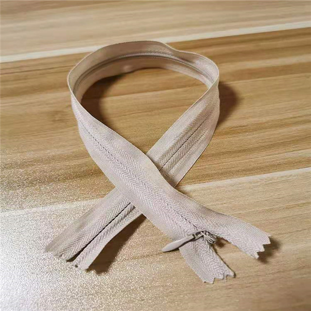 Factory Customized Open End Closed End Silver Gold Nylon Zipper for Coat 