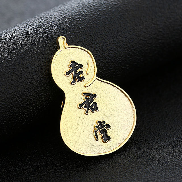 Engraved Button Badge Brand Name Logo Custom Gold Plated Metal Pin Badge Maker